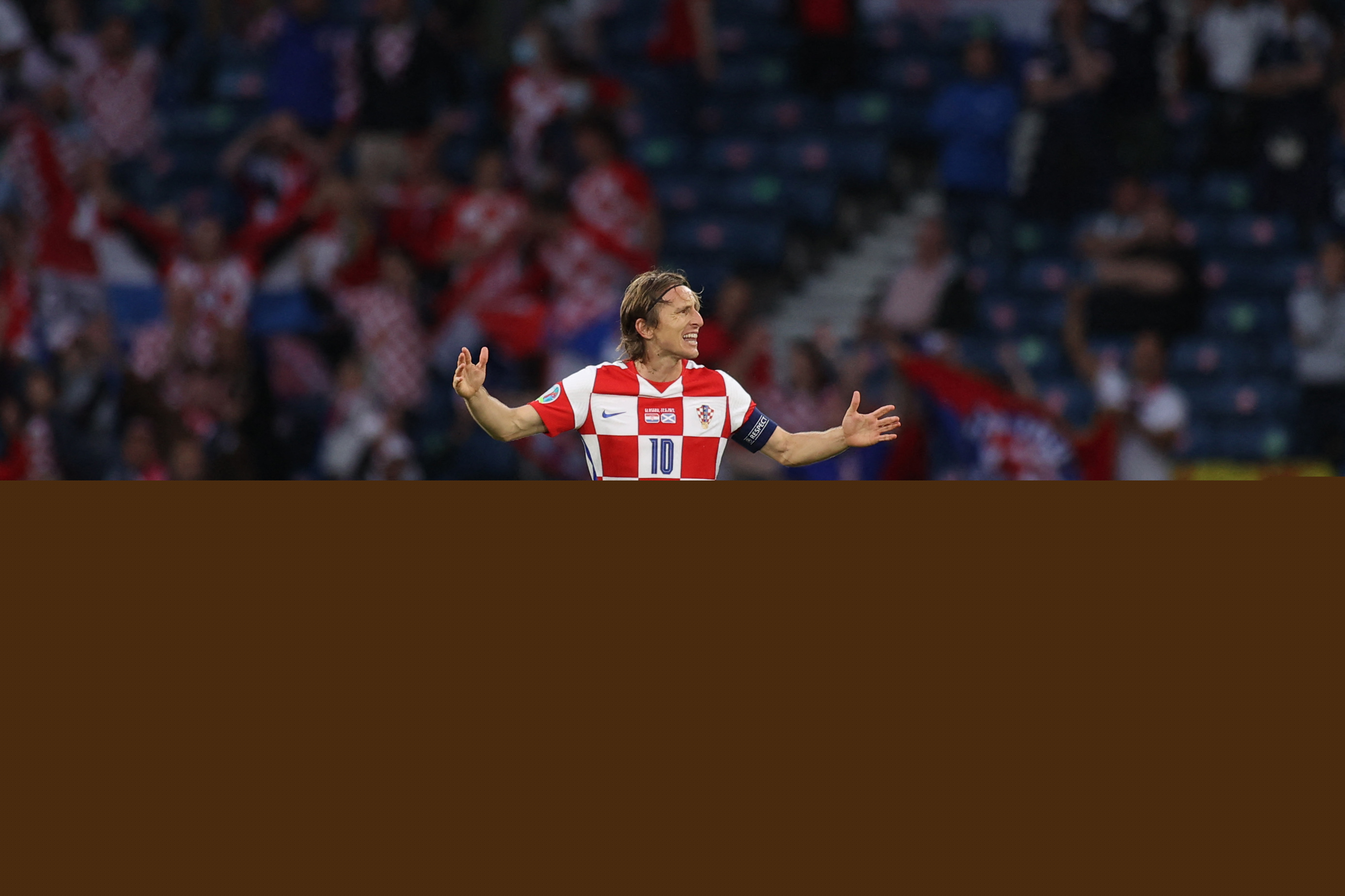 世体：巴萨希望签下巴列卡诺右后卫，队内许多球员都很欣赏他