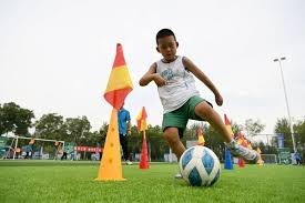 快船主场倒戈！布朗50分被换下很不开心：我是联盟最好攻防一体